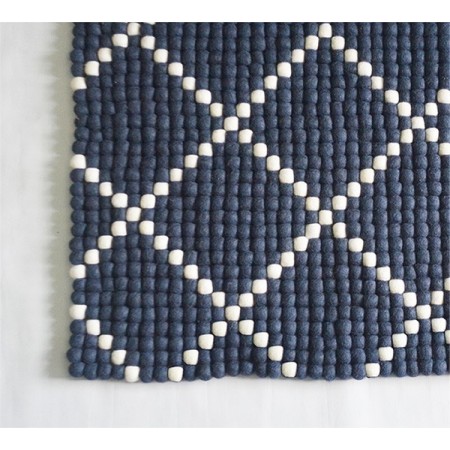 Dot Pattern Rectangle Felt Ball Rug