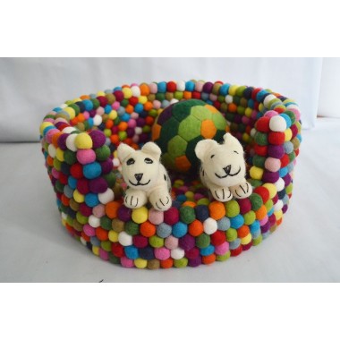 Felt Ball Freckle Dog Bed