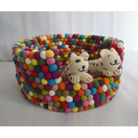 Felt Ball Freckle Dog Bed