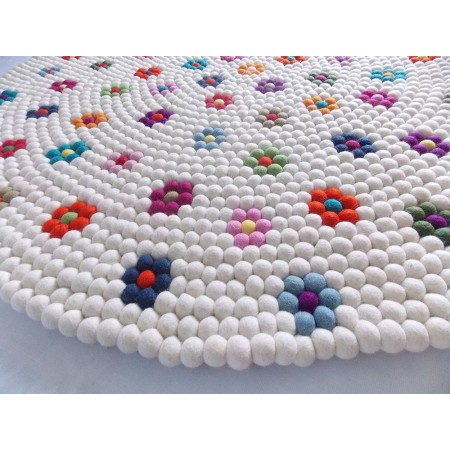 Beautiful Flower Design Felt Rug