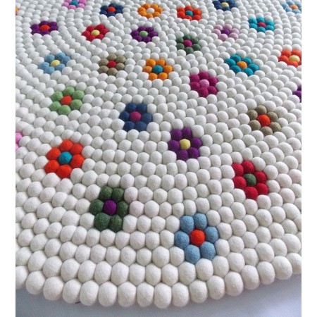 Beautiful Flower Design Felt Rug